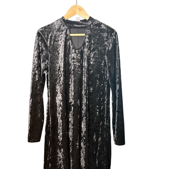 5 for $40 SALE! 
Fasis Black Crushed Velvet A-line Mini Dress w/ cut out  M - Picture 2 of 10